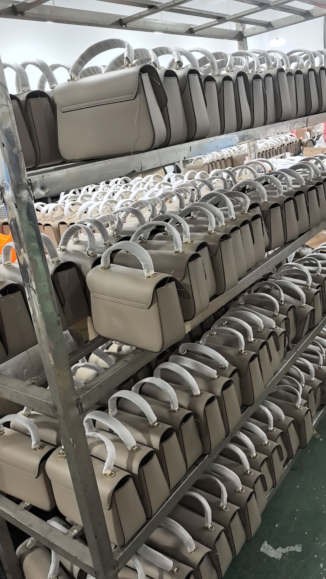 Luyishimeiluo bag production racks